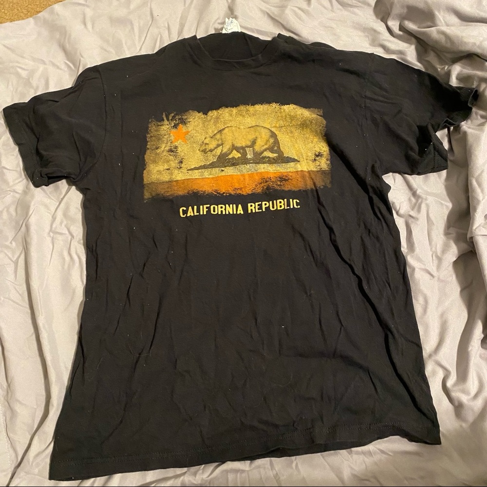 🌟3 for $15 || Vintage California Bear Graphic Tee Size M